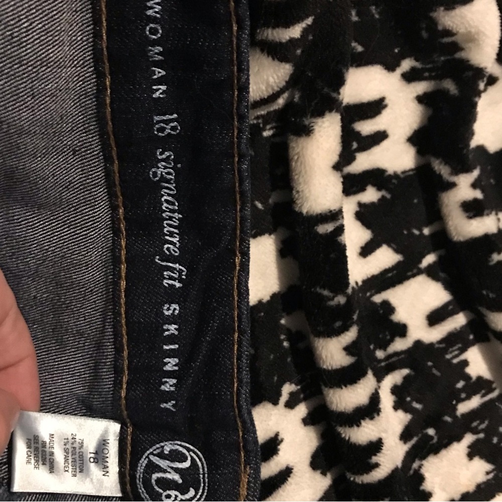 Dress Barn NWT Westport Signature Fit Skinny Dark Wash Jeans in 18W - HOST PICK! - Picture 6 of 9